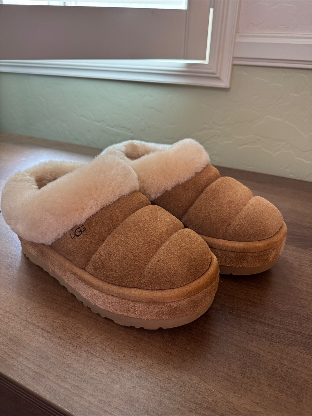 UGG Women's Chestnut/Tan Shearling-Lined Slipper Clog, Sz. 9